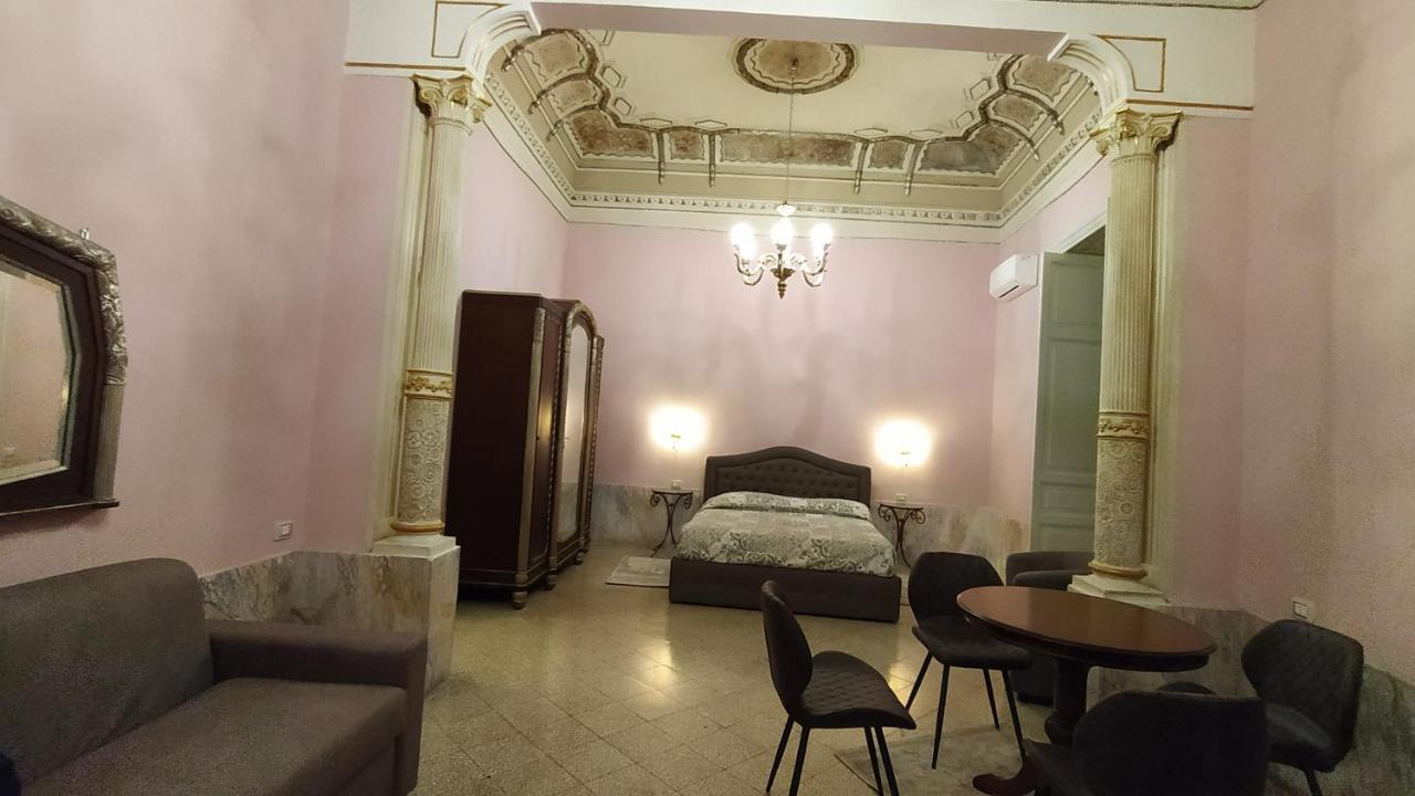 Palazzo Arcidiacono - Luxury Holidays คาตาเนีย ภายนอก รูปภาพ