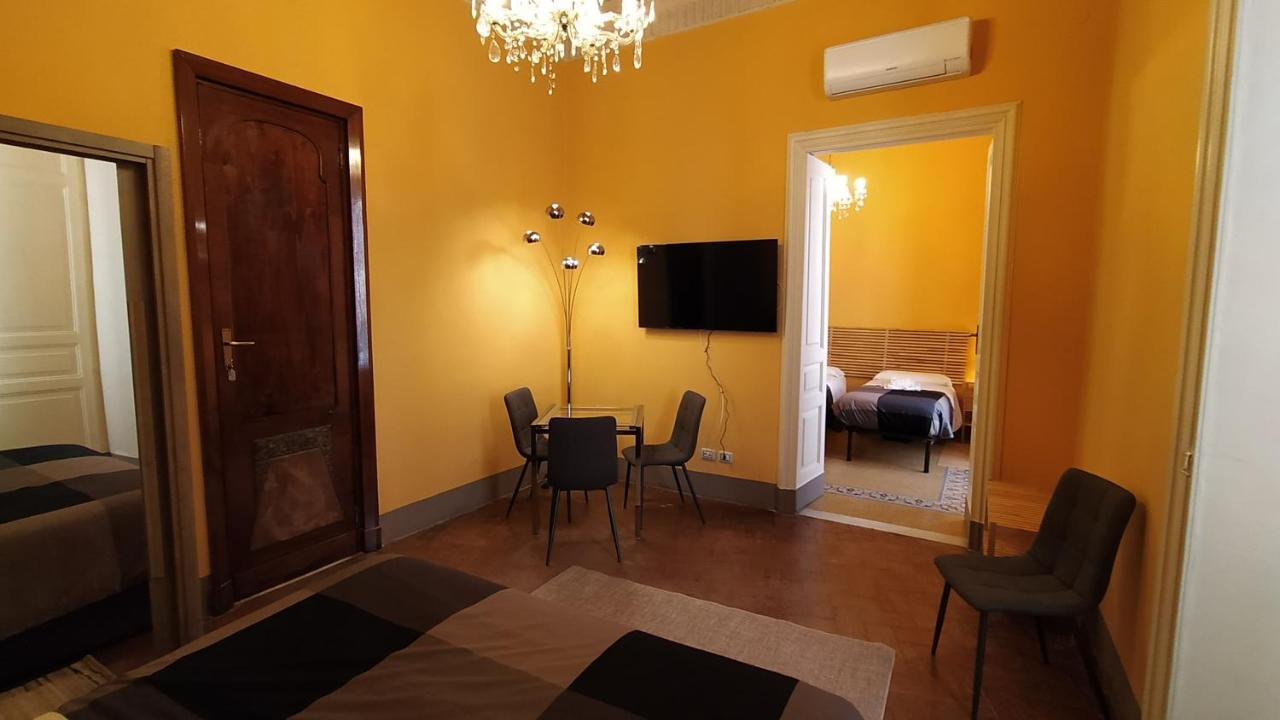 Palazzo Arcidiacono - Luxury Holidays คาตาเนีย ภายนอก รูปภาพ
