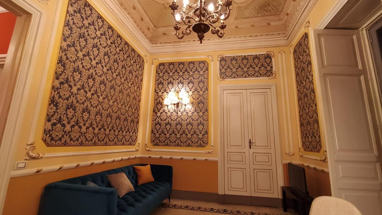 Palazzo Arcidiacono - Luxury Holidays คาตาเนีย ภายนอก รูปภาพ
