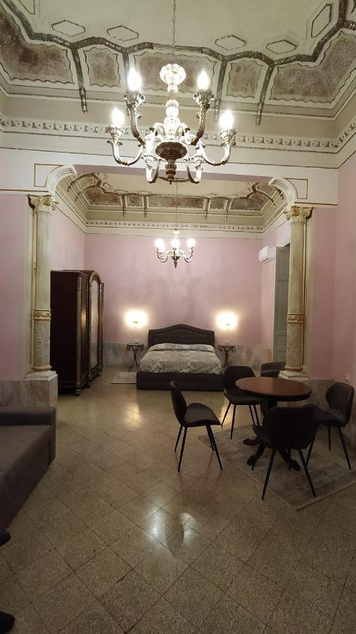 Palazzo Arcidiacono - Luxury Holidays คาตาเนีย ภายนอก รูปภาพ