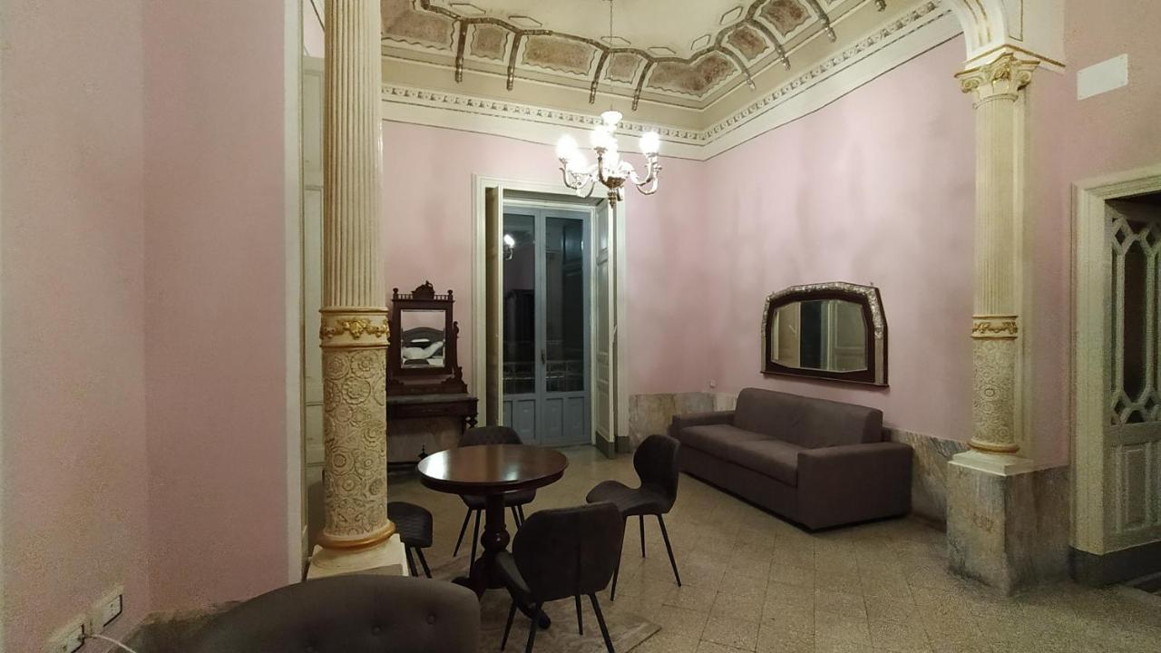 Palazzo Arcidiacono - Luxury Holidays คาตาเนีย ภายนอก รูปภาพ
