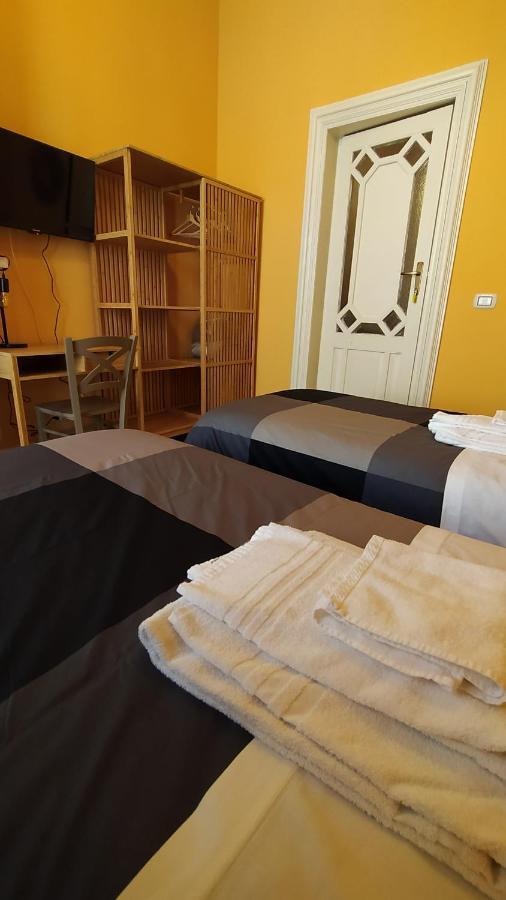 Palazzo Arcidiacono - Luxury Holidays คาตาเนีย ภายนอก รูปภาพ