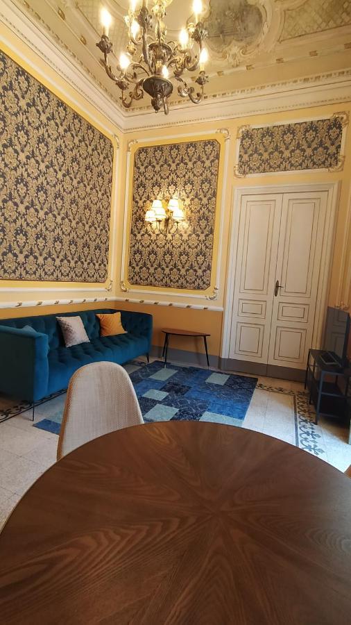 Palazzo Arcidiacono - Luxury Holidays คาตาเนีย ภายนอก รูปภาพ