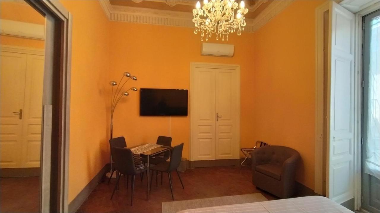 Palazzo Arcidiacono - Luxury Holidays คาตาเนีย ภายนอก รูปภาพ