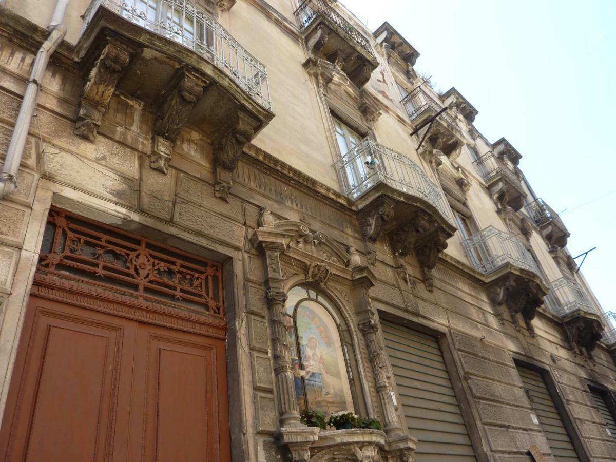Palazzo Arcidiacono - Luxury Holidays คาตาเนีย ภายนอก รูปภาพ