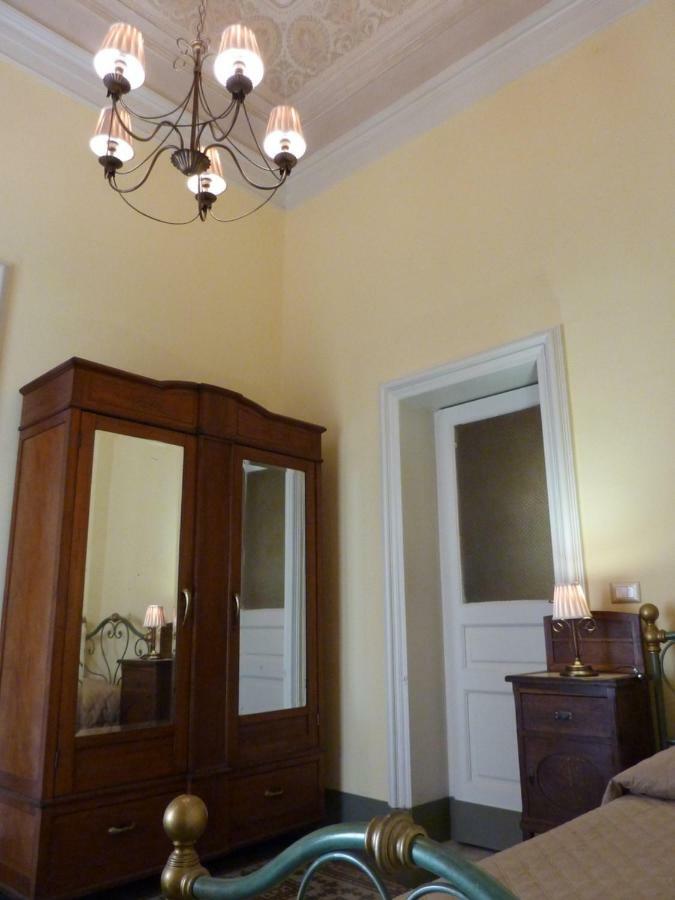 Palazzo Arcidiacono - Luxury Holidays คาตาเนีย ภายนอก รูปภาพ