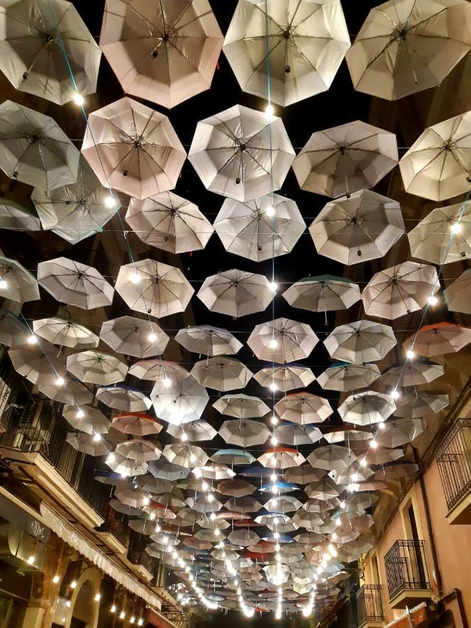 Palazzo Arcidiacono - Luxury Holidays คาตาเนีย ภายนอก รูปภาพ