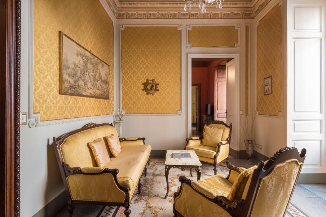 Palazzo Arcidiacono - Luxury Holidays คาตาเนีย ภายนอก รูปภาพ
