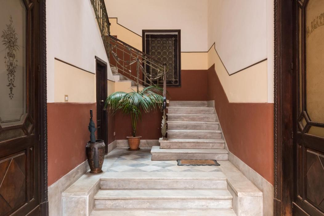 Palazzo Arcidiacono - Luxury Holidays คาตาเนีย ภายนอก รูปภาพ